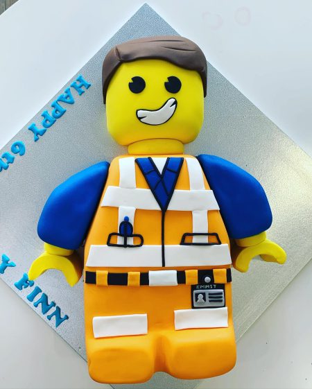 Lego Emmet cake